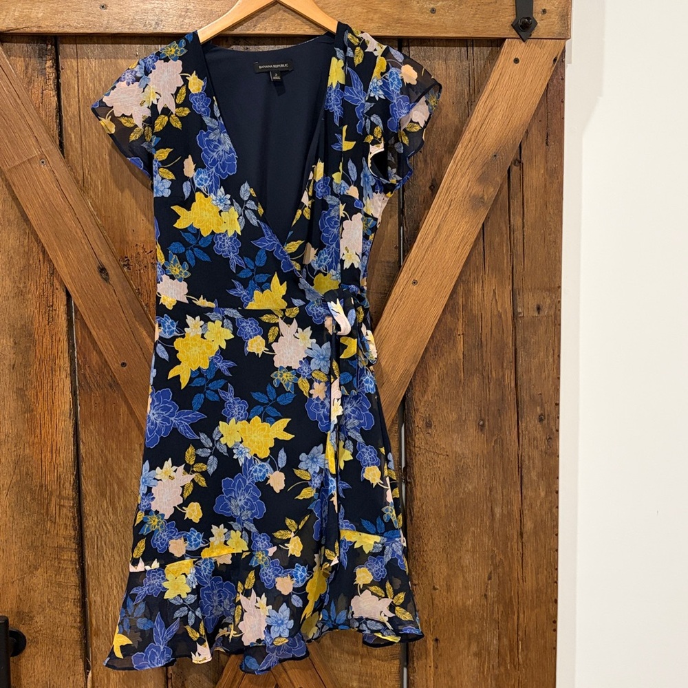 Banana Republic Size 2 Faux Wrap Floral Dress in Blue and Yellow